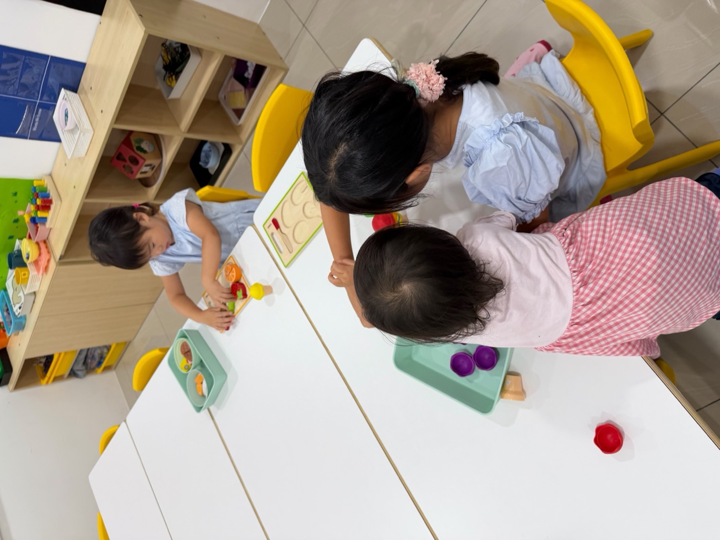 キッズスペースで遊ぶ子どもたち